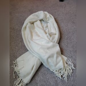 Elegant Soft Unbranded Cream Scarf with Fringe